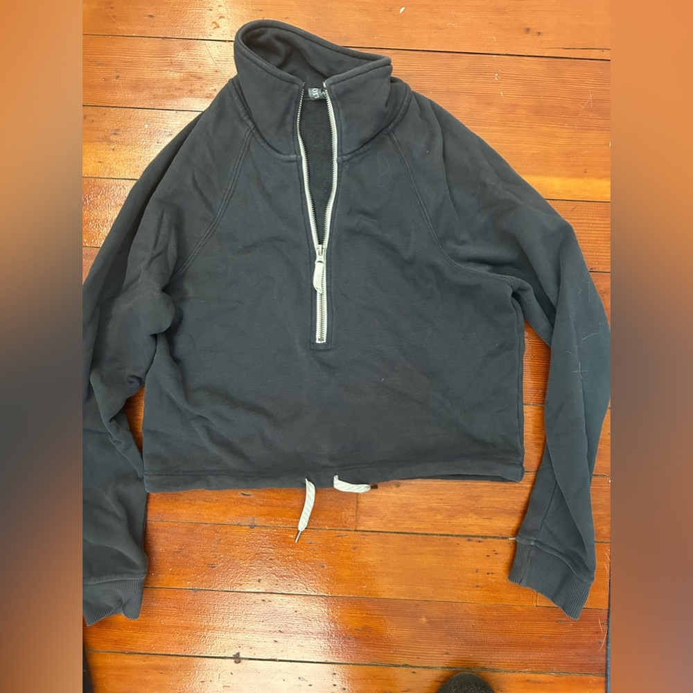Vuori cropped quarter zip